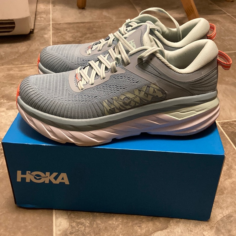 Hoka Bondi 7 running shoes - brand new - size 8